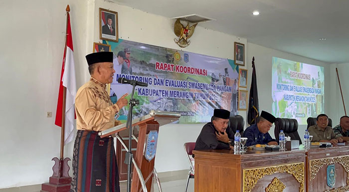 Wabup Merangin A Khafidh memimpin rapat swasembada pangan Merangin