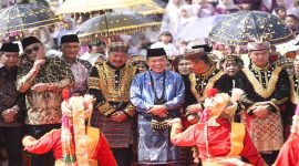 Gubernur Jambi bersama tokoh adat Kerinci saat menghadiri prosesi Kenduri Sko di Kecamatan Siulak Mukai
