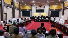 Perwakilan PPPK Paruh Waktu Sungai Penuh saat berdialog dengan DPRD
